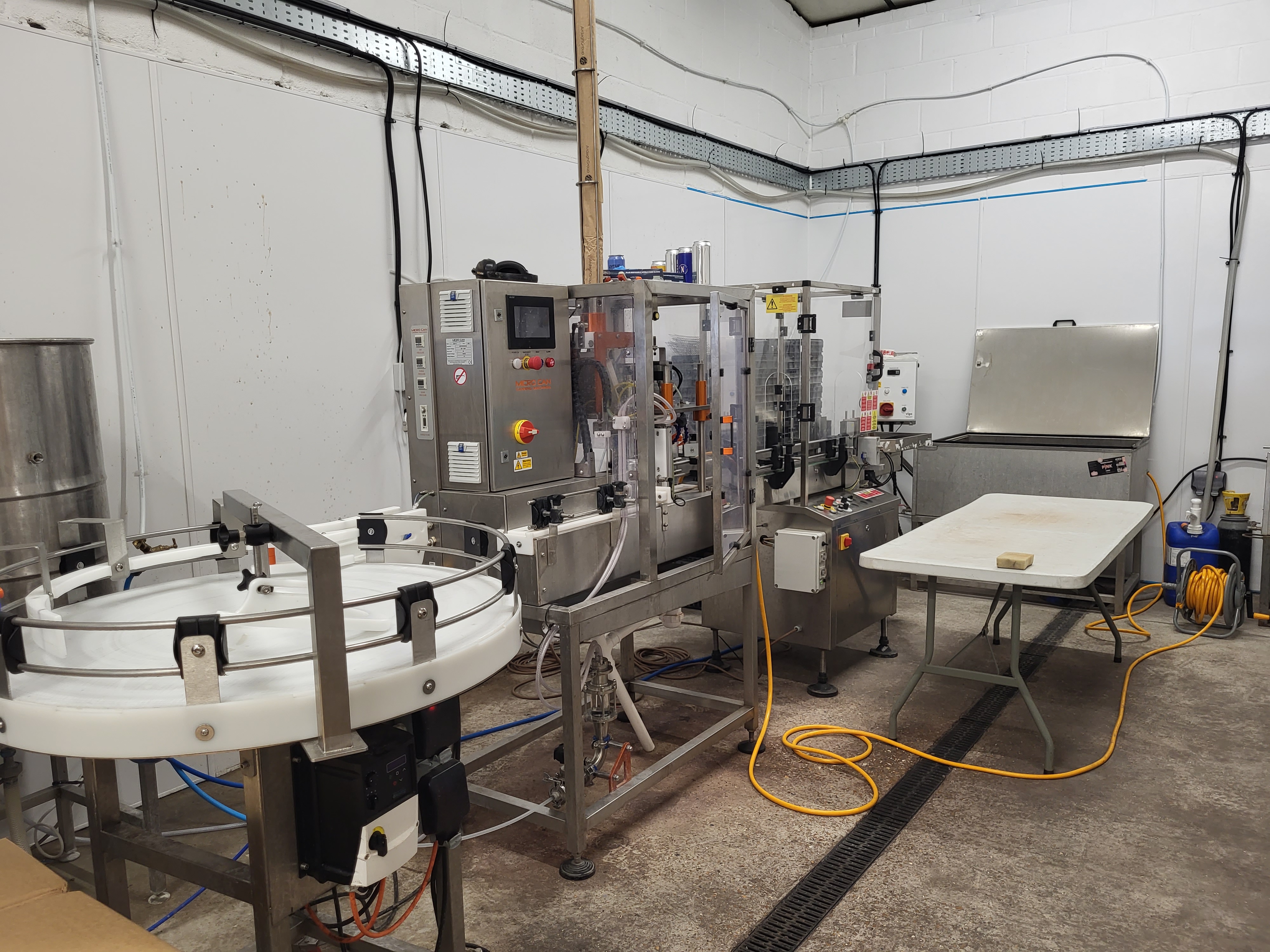 Docker Brewery canning line